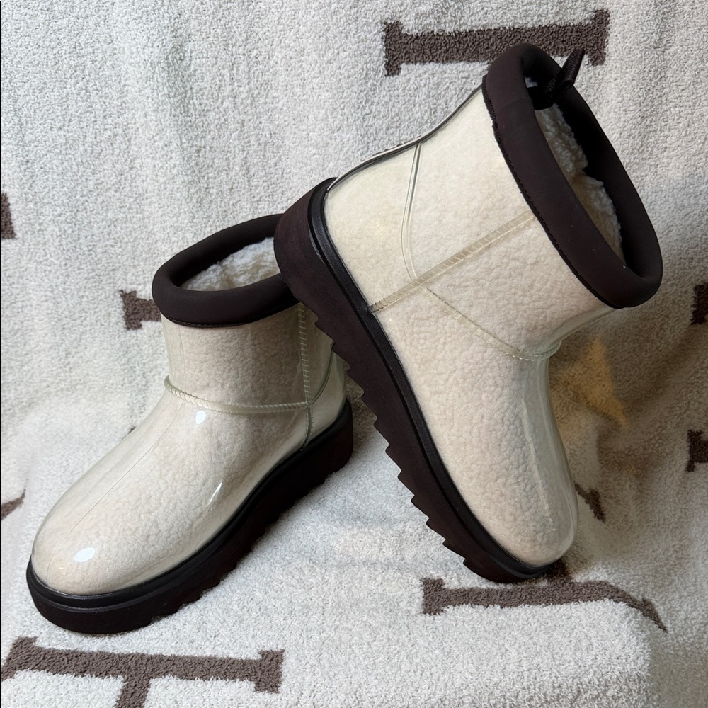 Koolaburra By UGG Women’s White and Brown Winter Boots